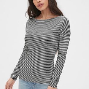 Gap long sleeve boatneck stripped t-shirt